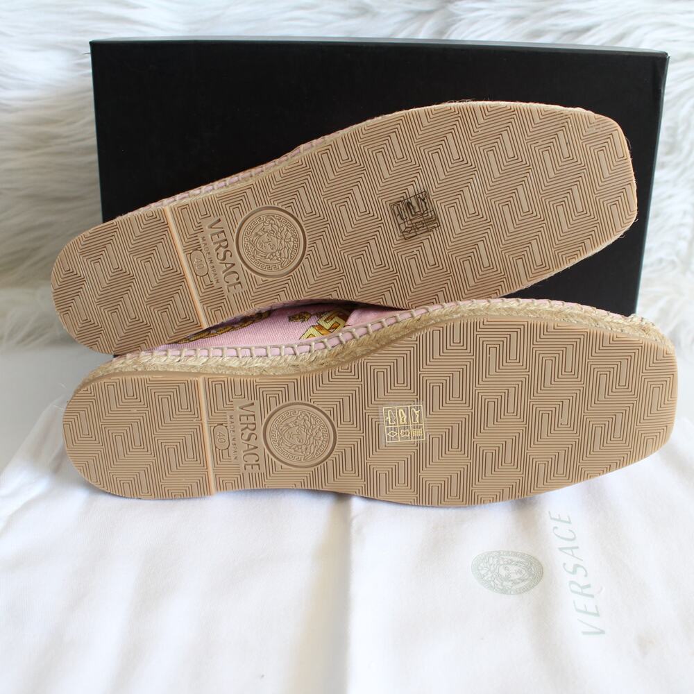 New Versace Pink & Gold Chain Graphic-Print Canvas Slip-On Espadrilles - Picture 11 of 14
